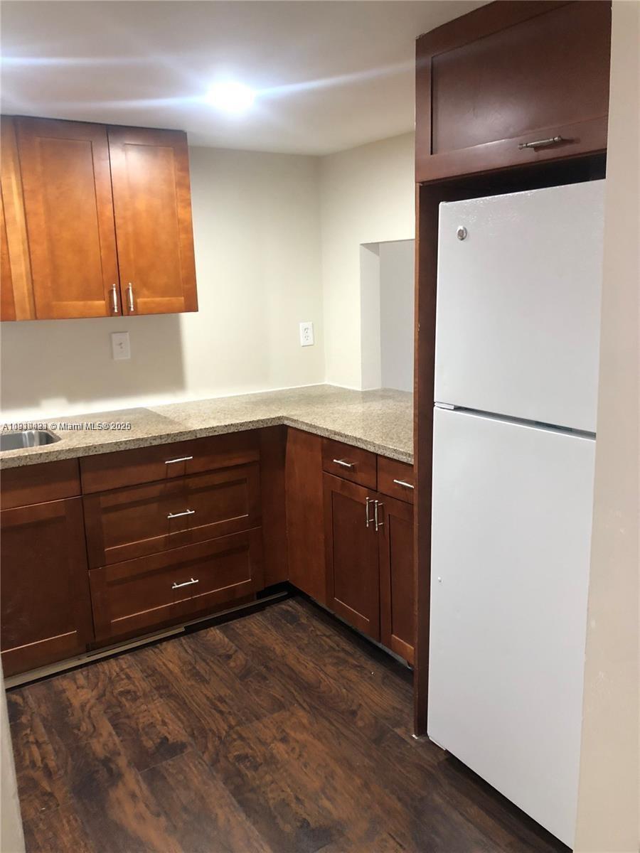 SAMARI LAKE EAST CONDO - Residential Lease