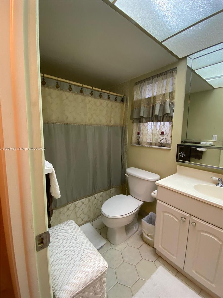 SUNRISE LAKES 37 CONDO - Residential Lease