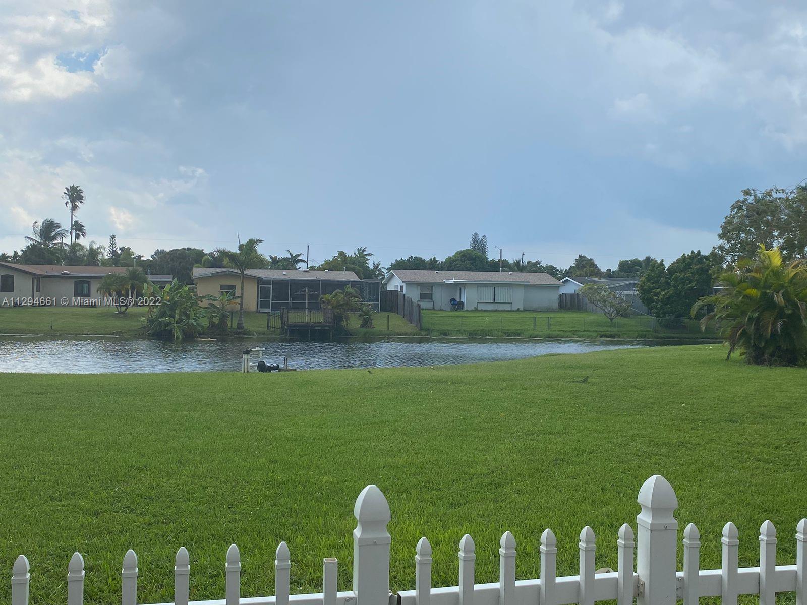 SUNRISE LAKES 37 CONDO - Residential Lease