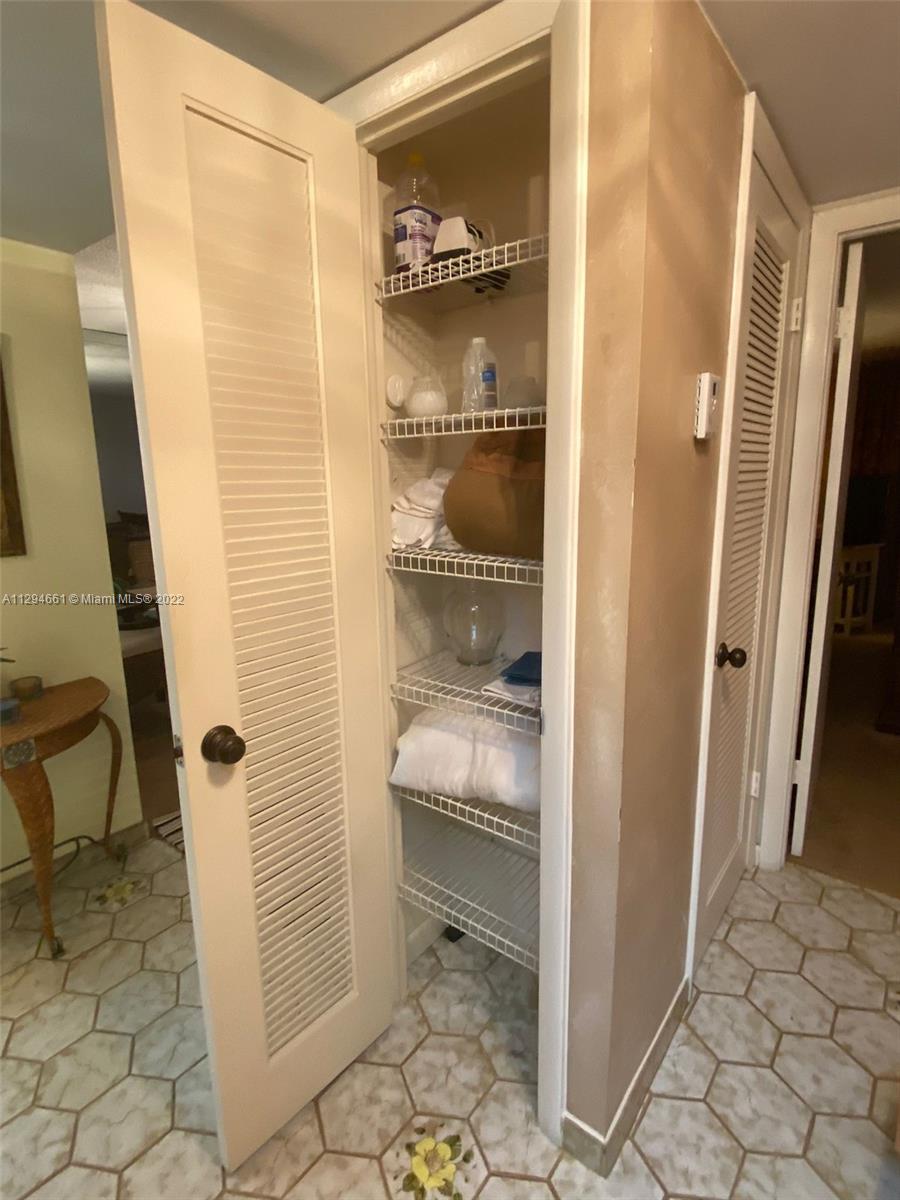 SUNRISE LAKES 37 CONDO - Residential Lease