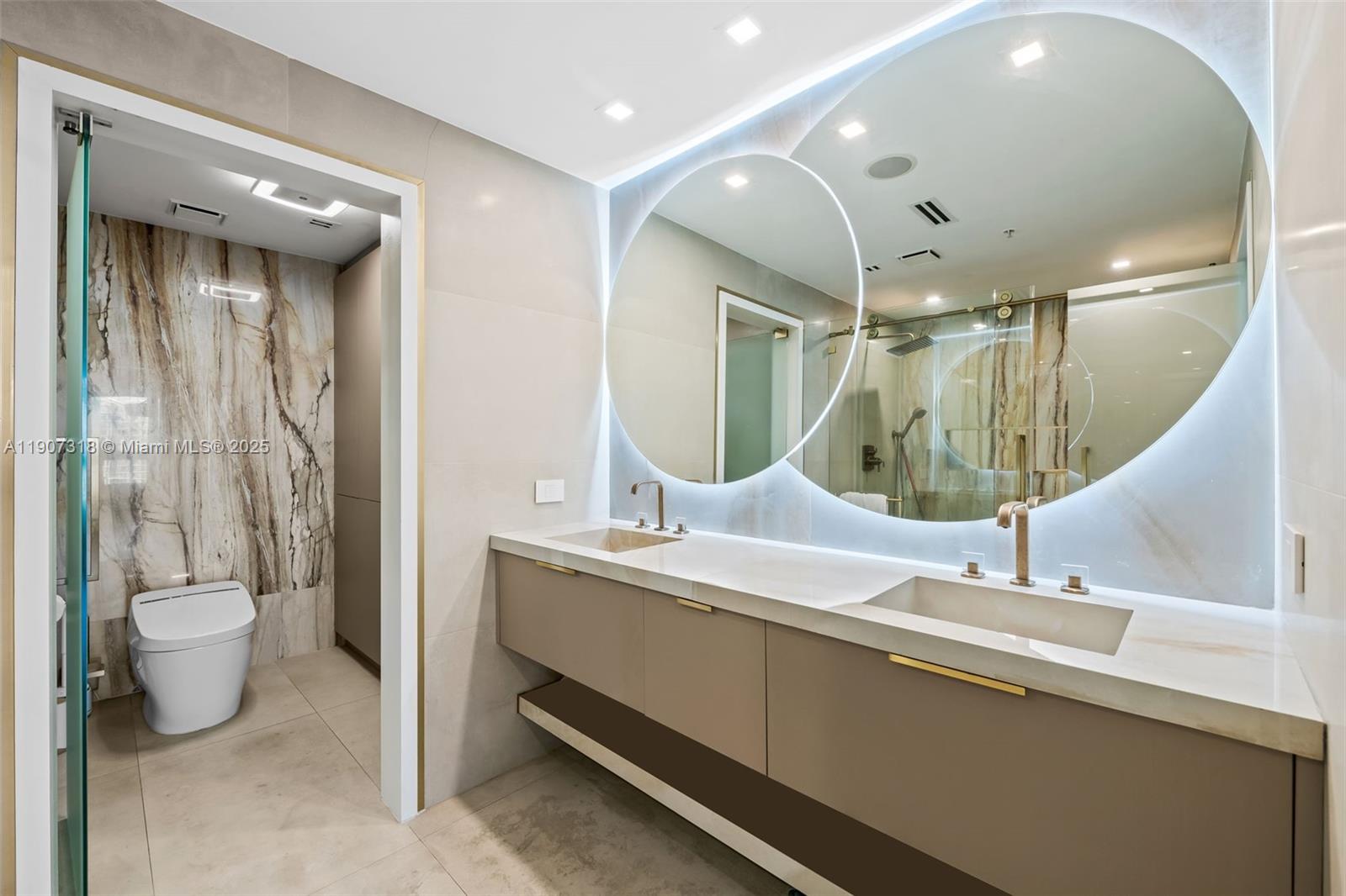 IVY CONDO - Residential