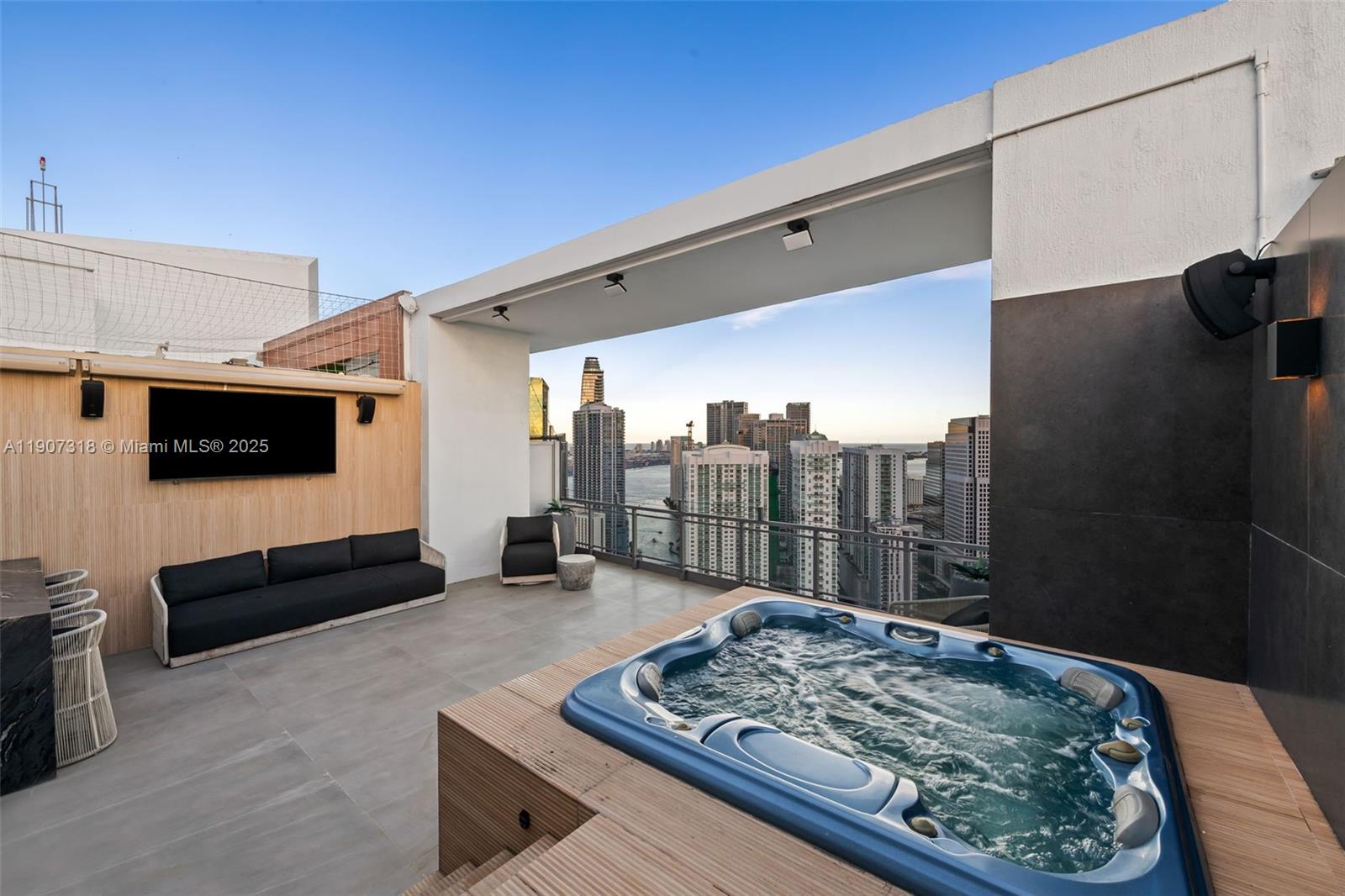 IVY CONDO - Residential