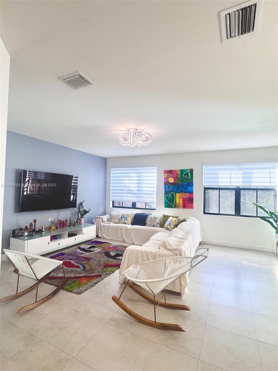 VINTAGE PLACE - Residential Lease