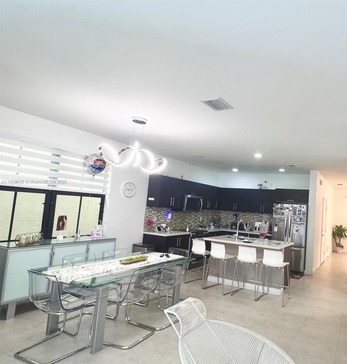 VINTAGE PLACE - Residential Lease