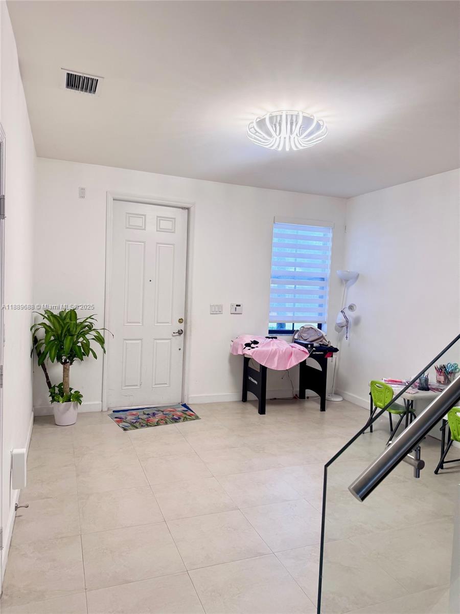 VINTAGE PLACE - Residential Lease