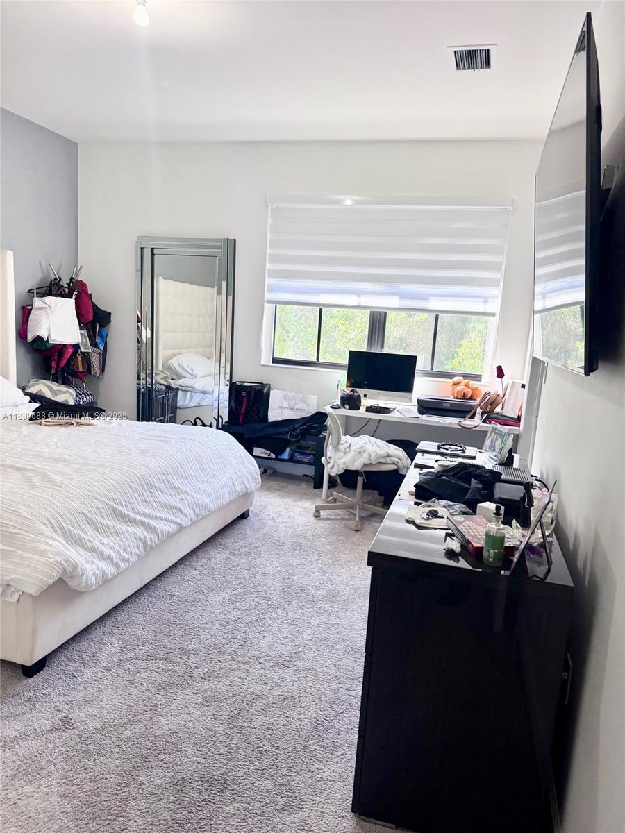 VINTAGE PLACE - Residential Lease