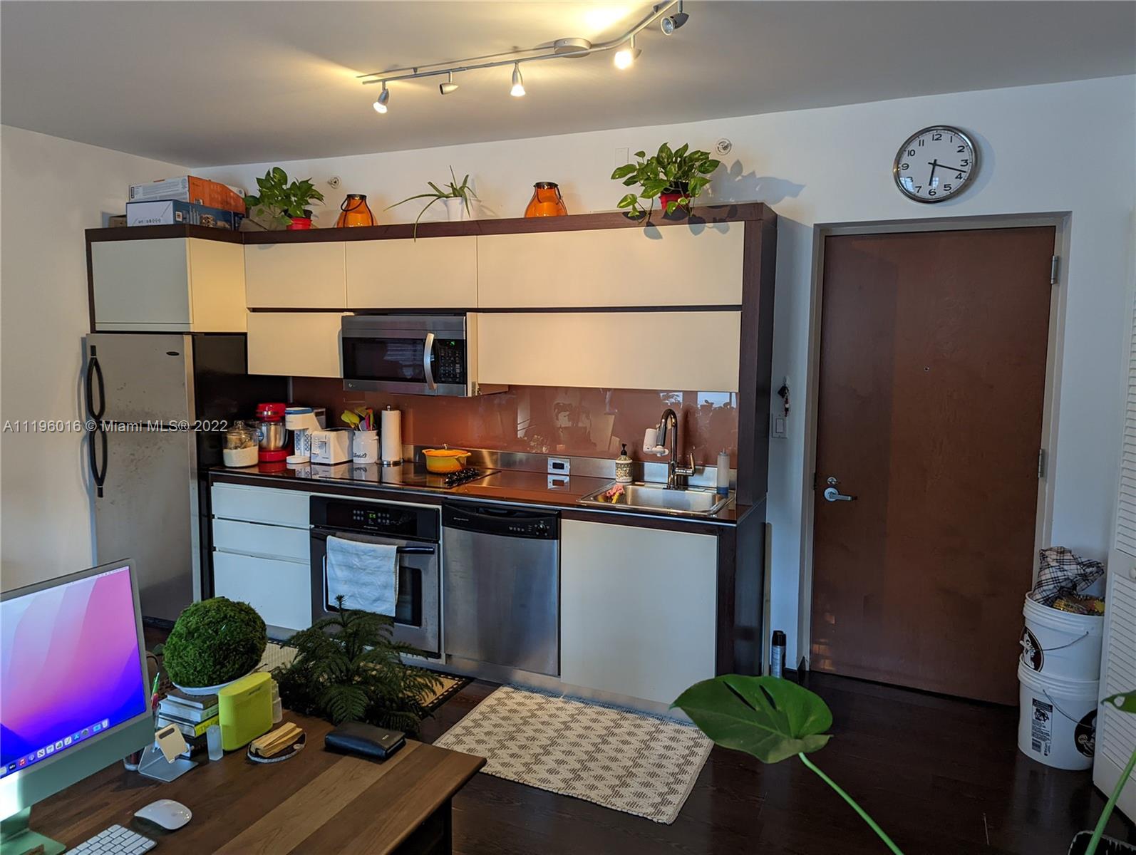 ARTECITY GOVERNOR CONDO - Residential Lease