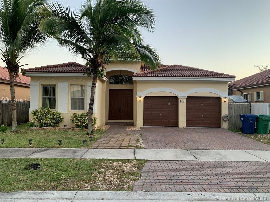 Great opportunity to rent beautiful 4 bed 3 bath single family house. Huge patio. Perfect location close to schools and major highways.

Vacant on lockbox.  Using showingtime to book an appointment.  If you have any problems booking a last minute showing or any problems booking a showing at all call listing agent.