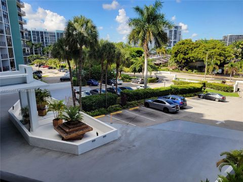 Condominium in Hallandale Beach FL 400 Leslie Dr 17.jpg