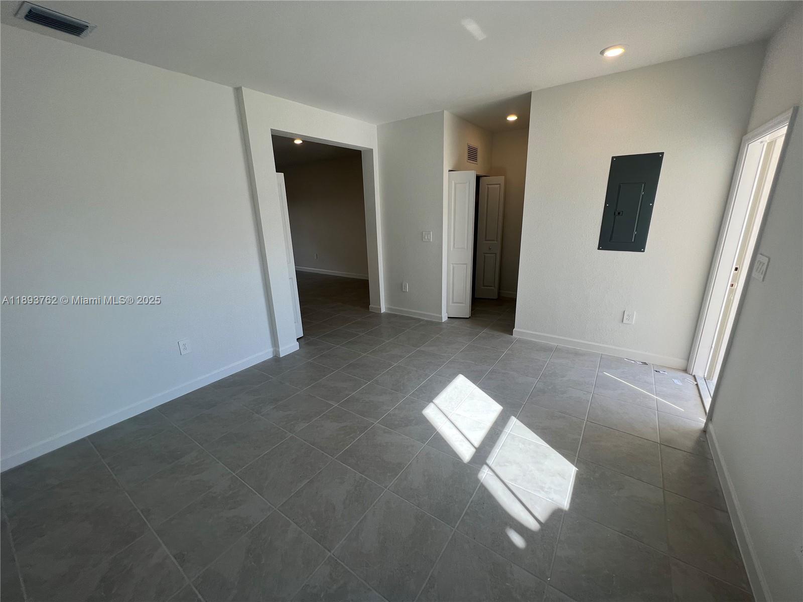 SILVER PALM RESIDENTIAL H - Residential