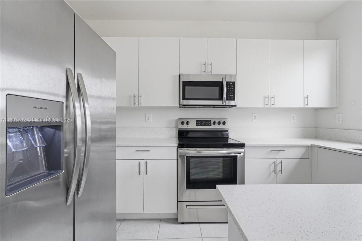 SILVER PALM RESIDENTIAL H - Residential