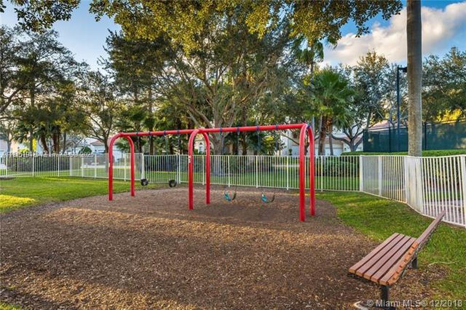 WALNUT CREEK TOWNHOMES - Residential