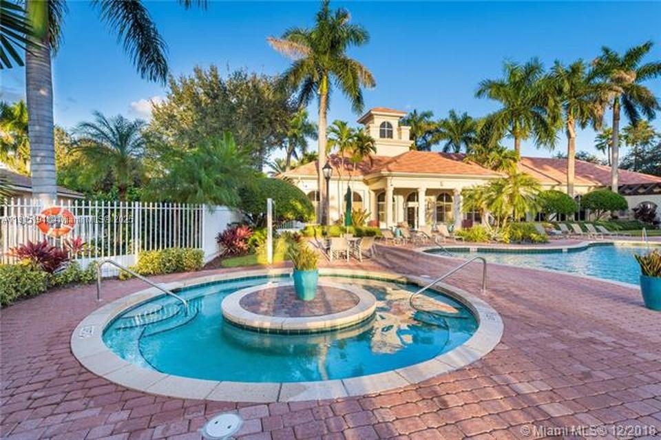 WALNUT CREEK TOWNHOMES - Residential