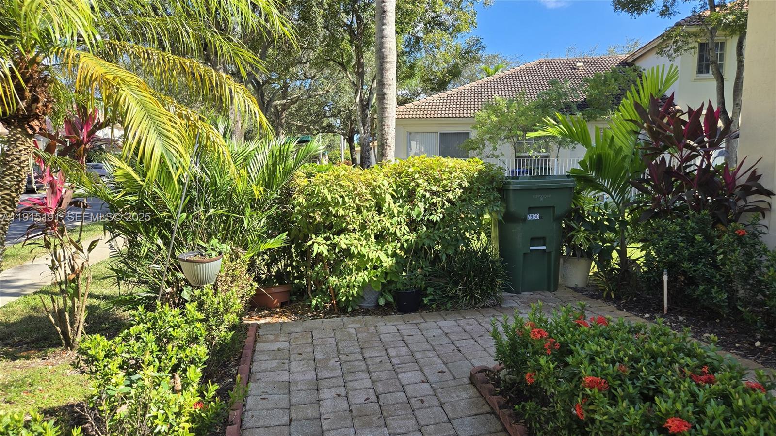 WALNUT CREEK TOWNHOMES - Residential