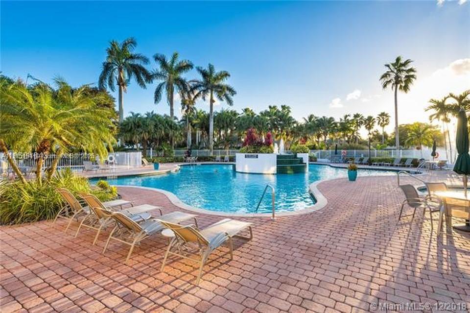 WALNUT CREEK TOWNHOMES - Residential