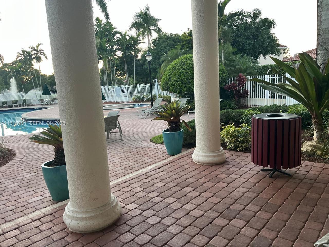 WALNUT CREEK TOWNHOMES - Residential