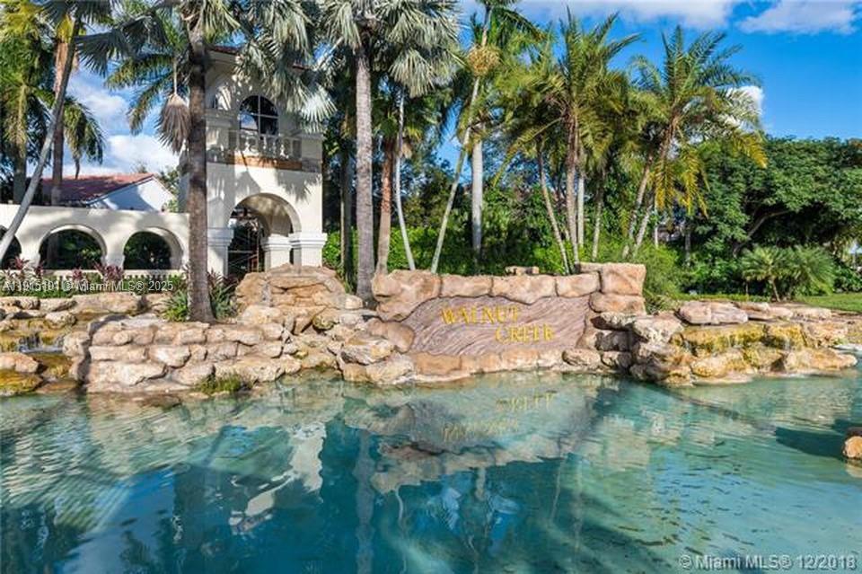 WALNUT CREEK TOWNHOMES - Residential