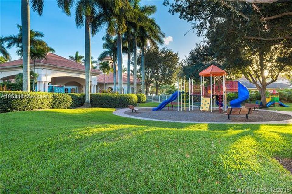 WALNUT CREEK TOWNHOMES - Residential