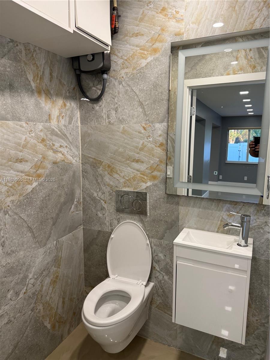 LAKES OF ACADIA UNIT 7 - Residential