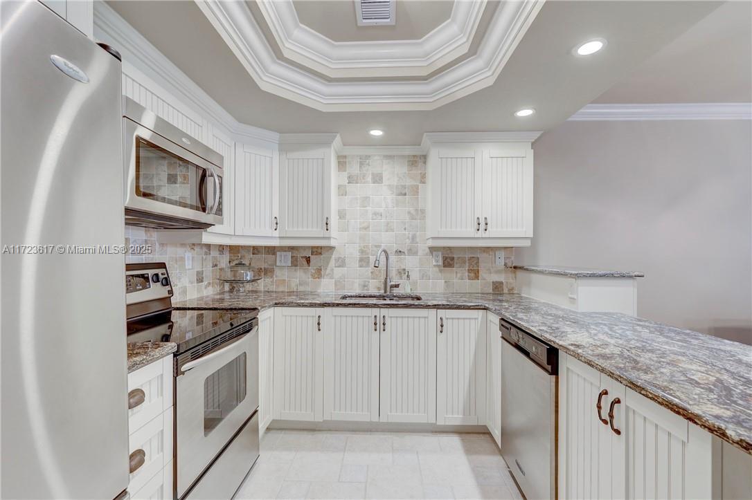 OLYMPUS CONDO PHASE - Residential