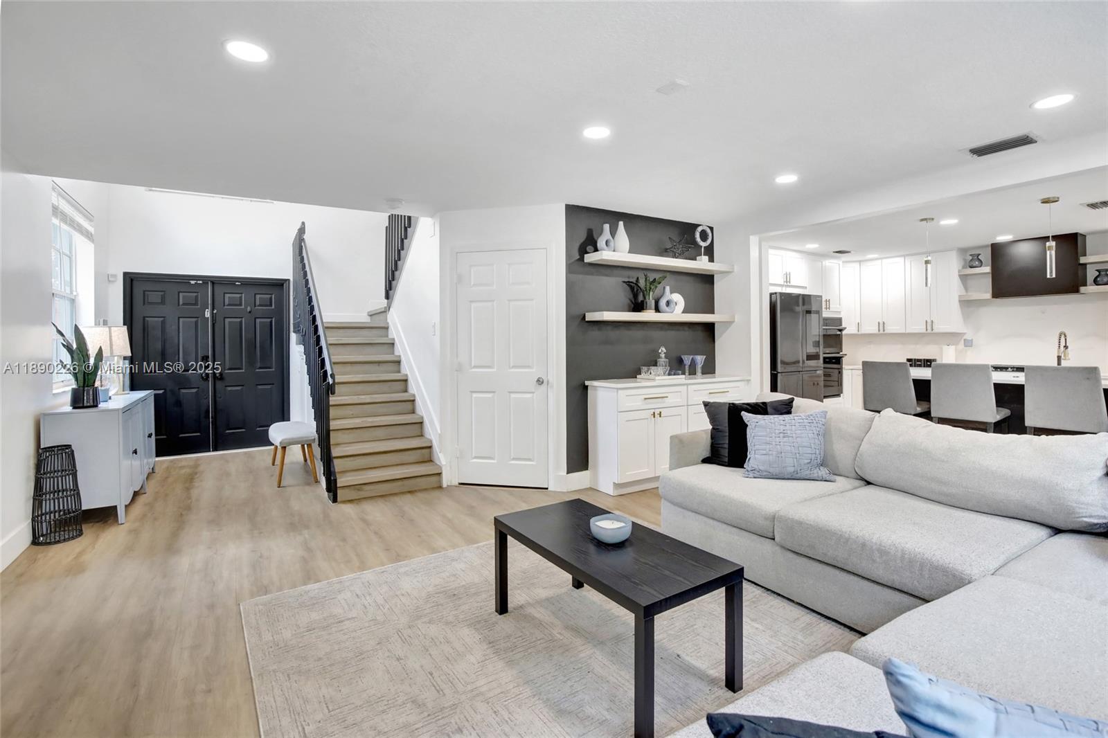 SAWGRASS PLANTATION - Residential