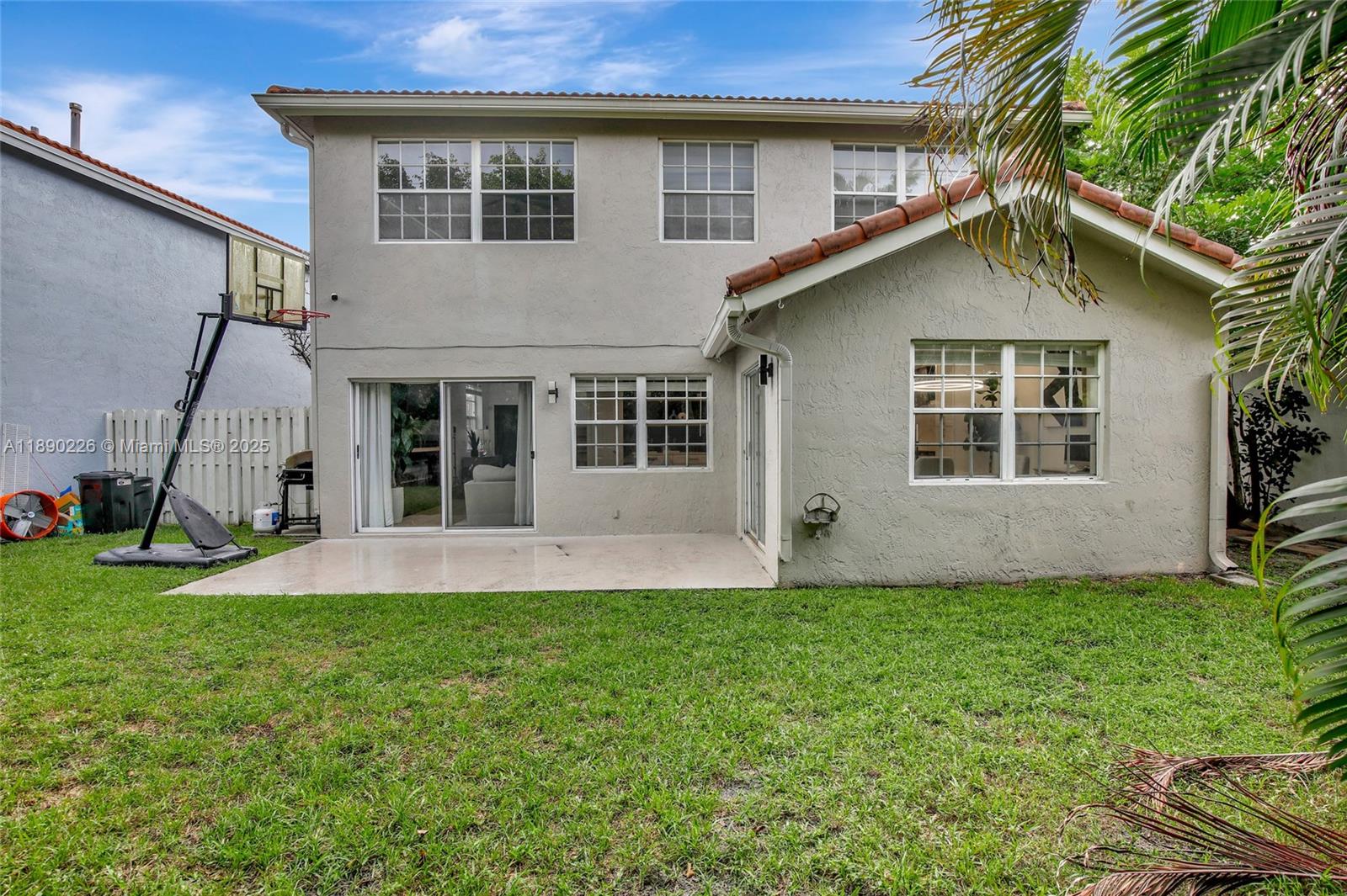 SAWGRASS PLANTATION - Residential