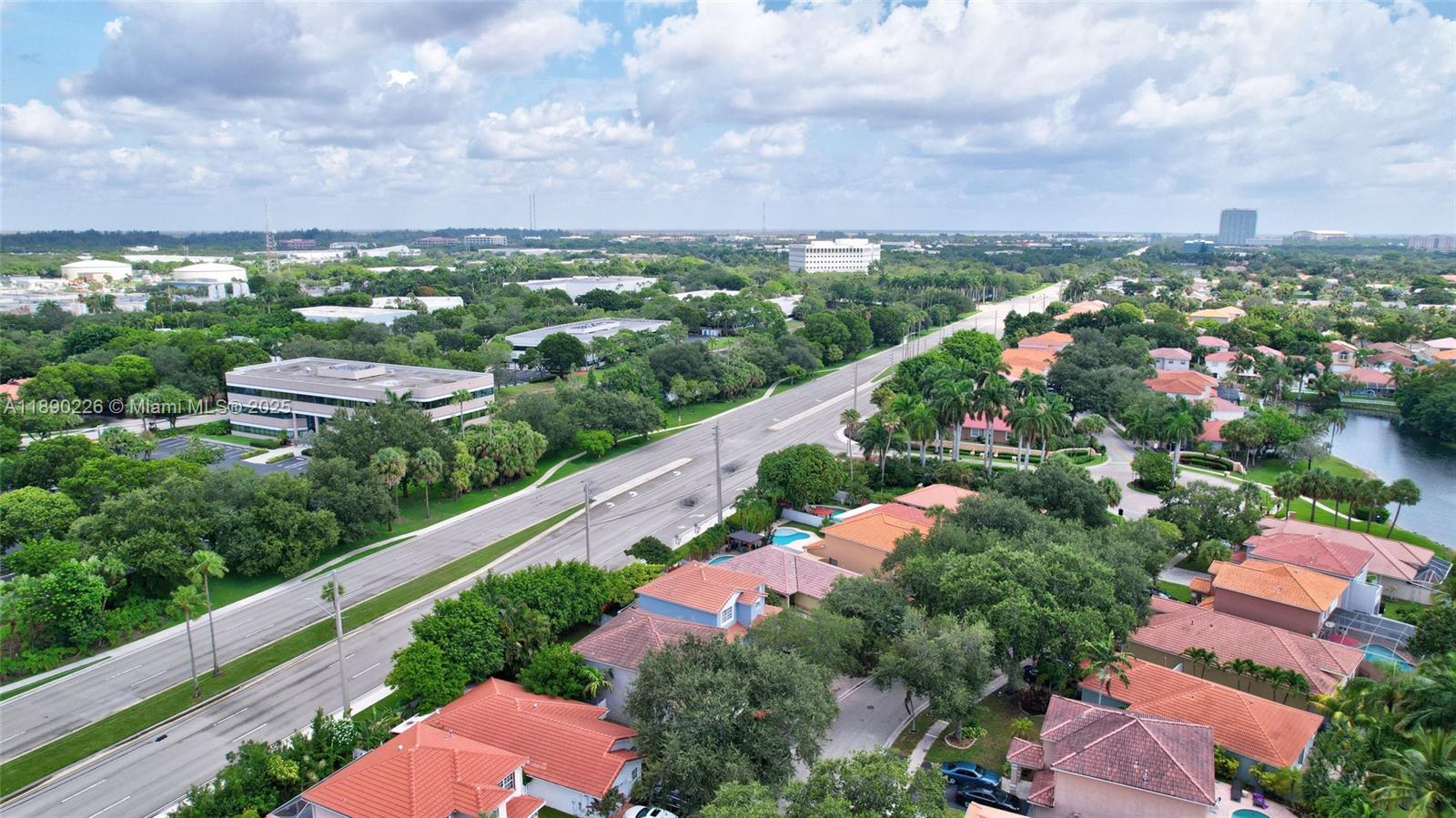 SAWGRASS PLANTATION - Residential