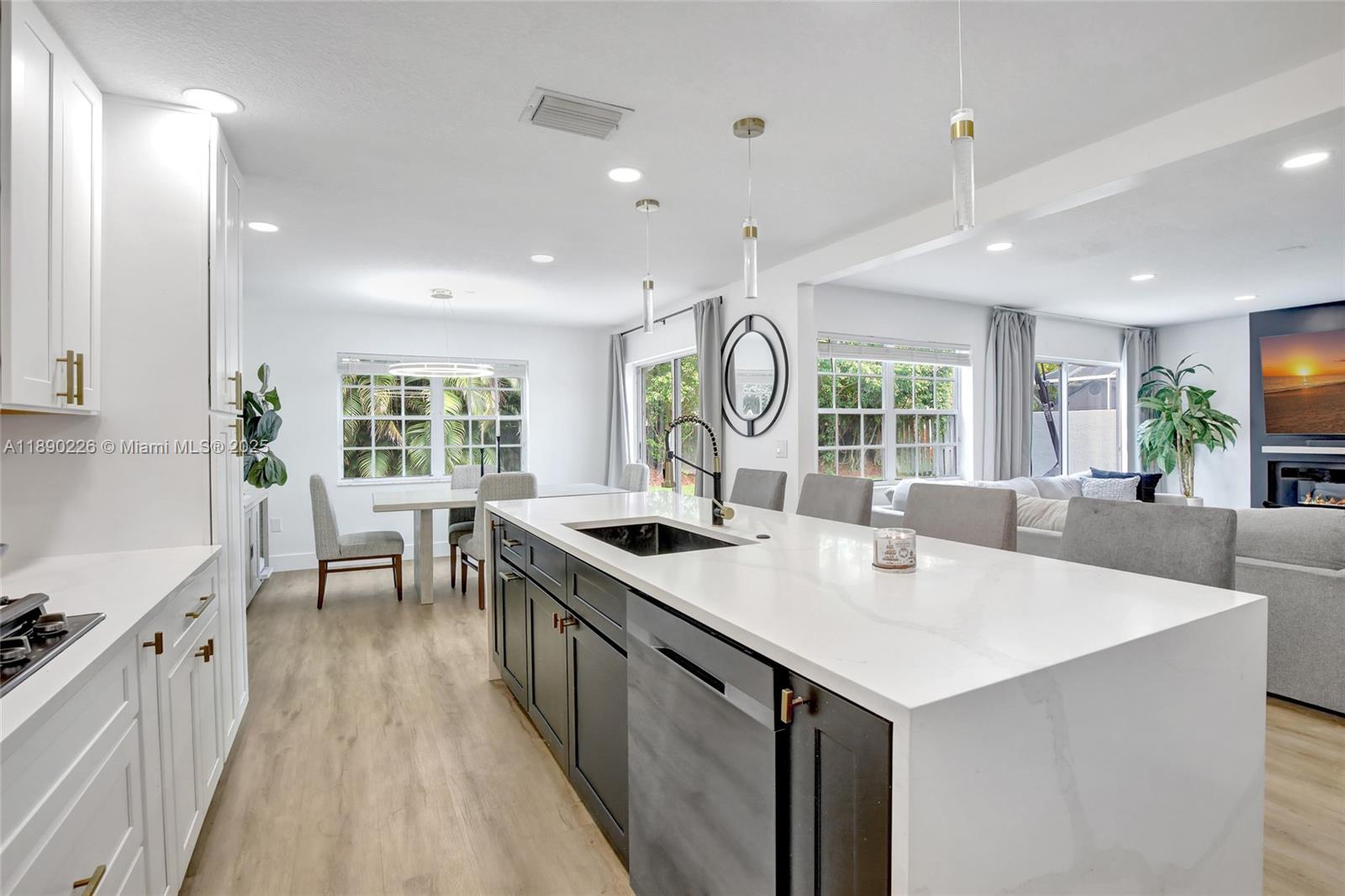 SAWGRASS PLANTATION - Residential