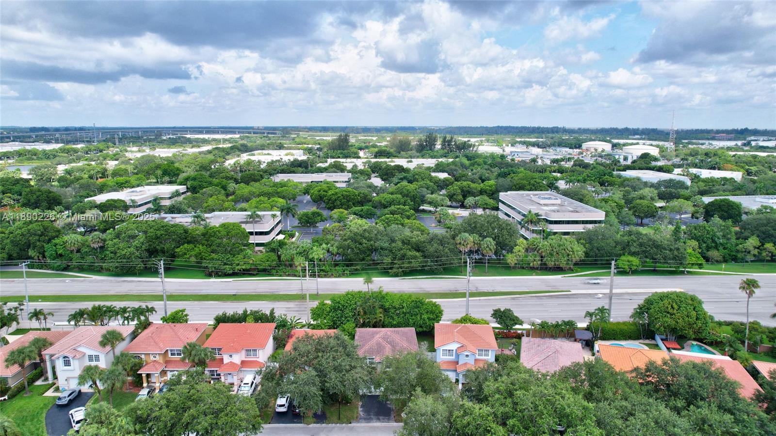 SAWGRASS PLANTATION - Residential