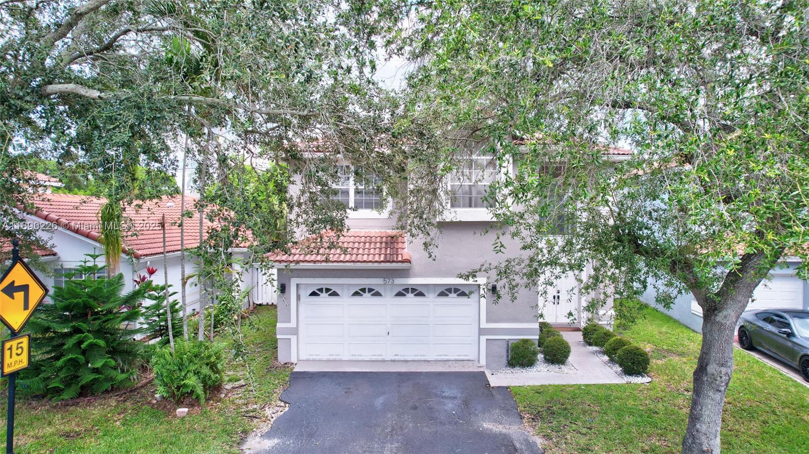 SAWGRASS PLANTATION - Residential