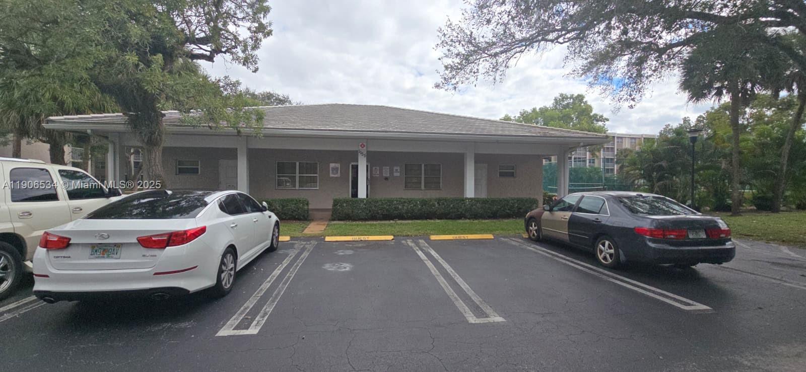 SHERWOOD SQUARE CONDOMINI - Residential Lease