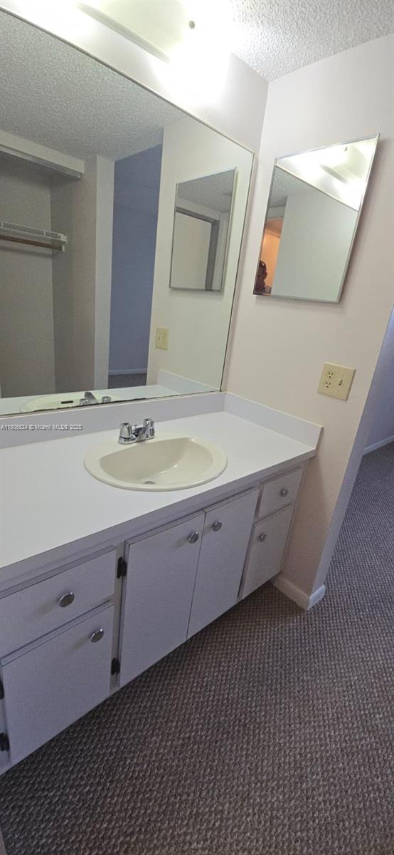 SHERWOOD SQUARE CONDOMINI - Residential Lease