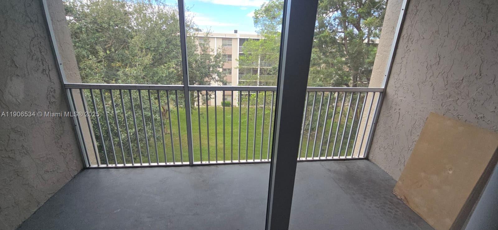 SHERWOOD SQUARE CONDOMINI - Residential Lease