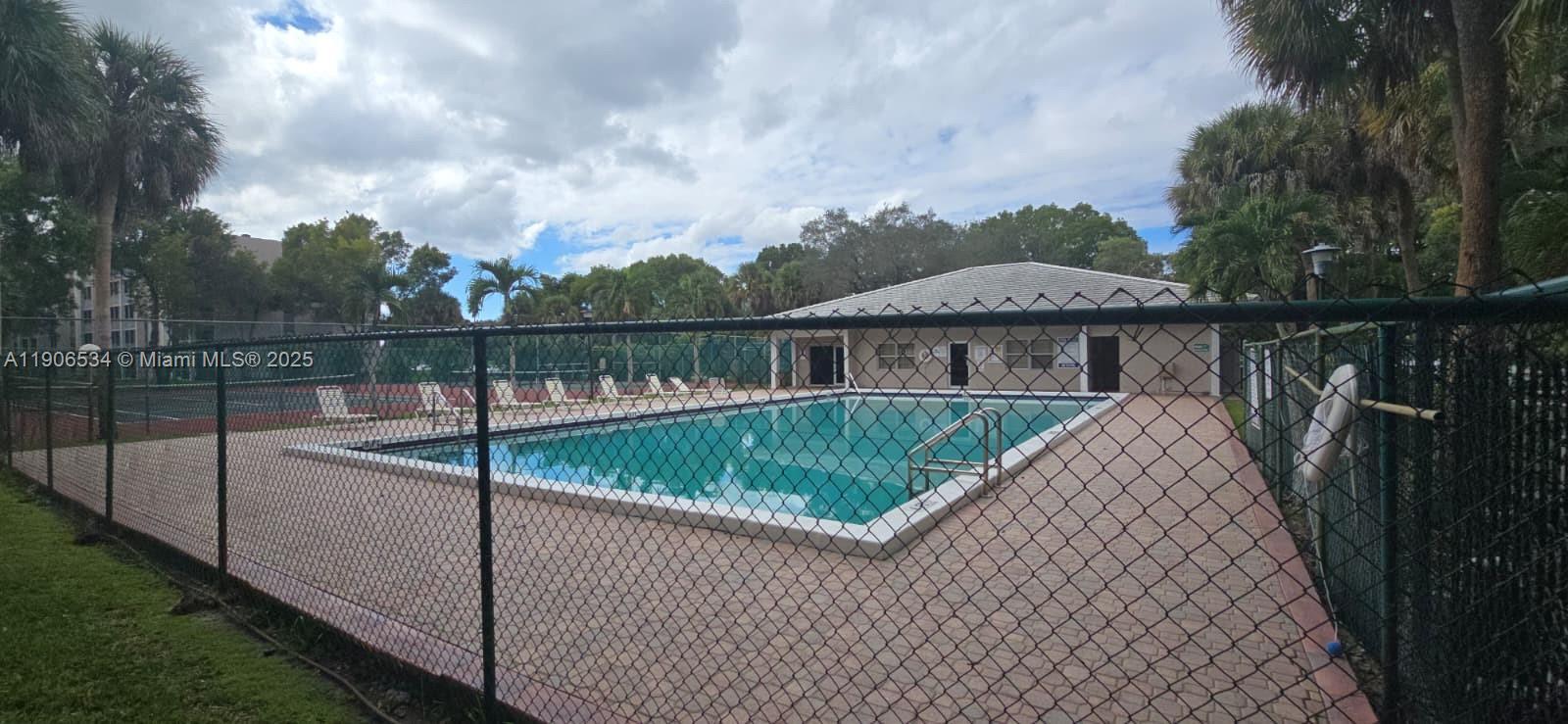 SHERWOOD SQUARE CONDOMINI - Residential Lease