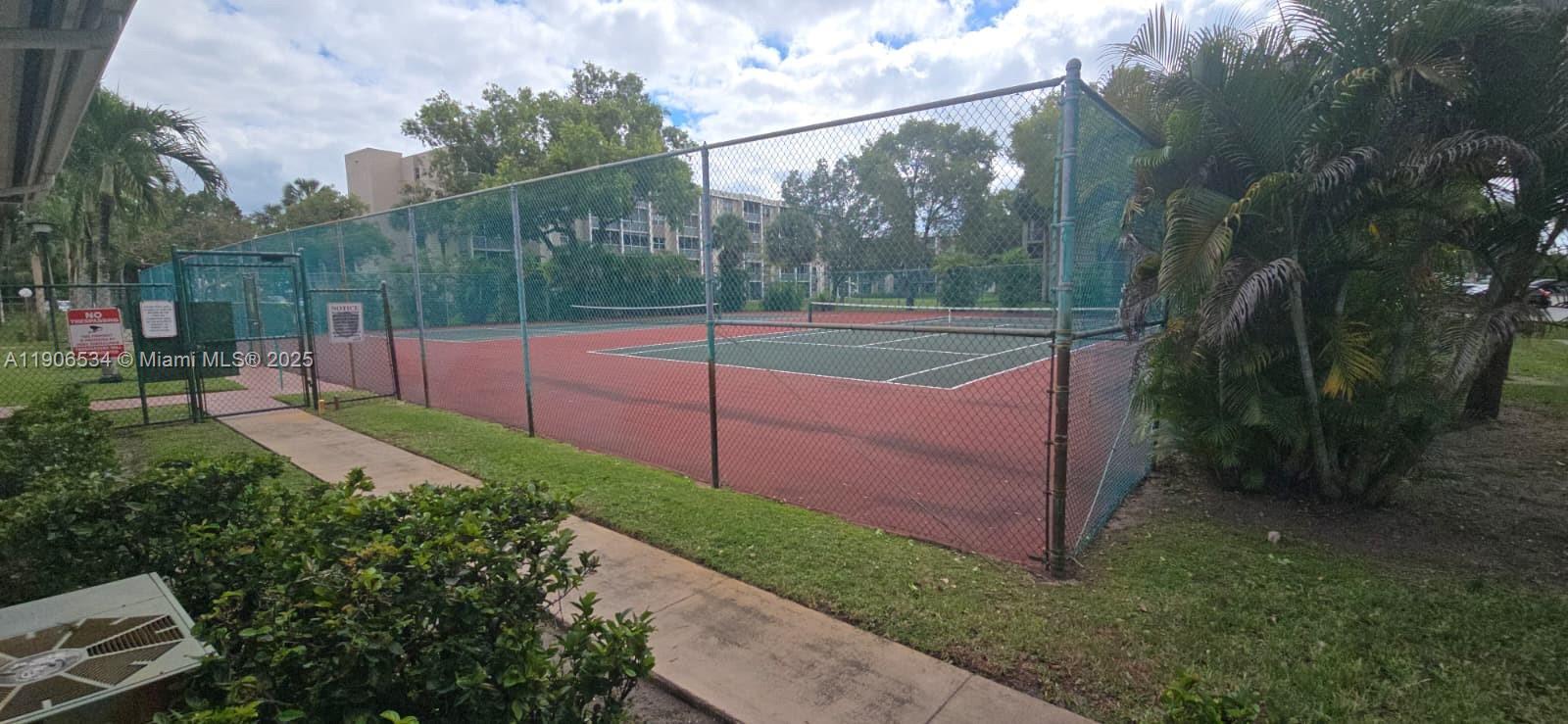 SHERWOOD SQUARE CONDOMINI - Residential Lease