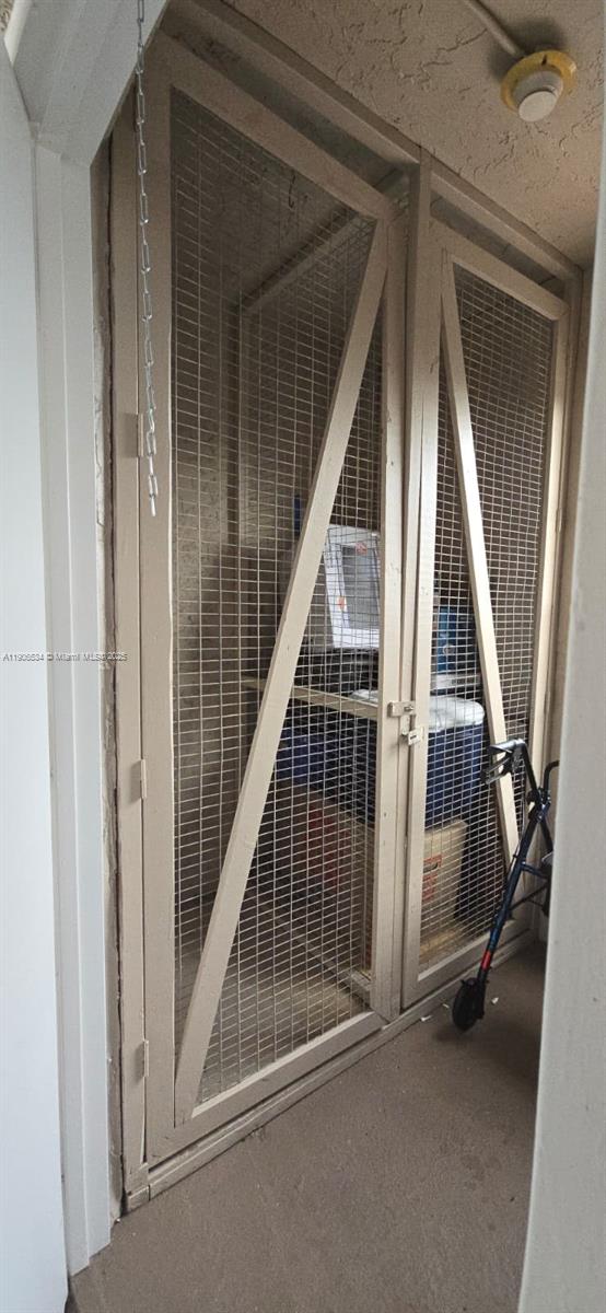 SHERWOOD SQUARE CONDOMINI - Residential Lease