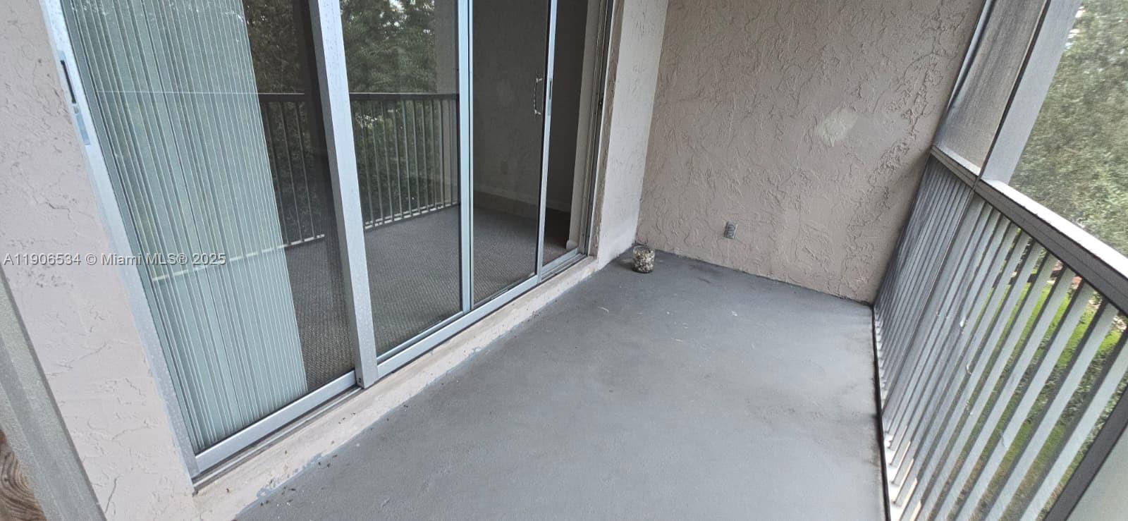 SHERWOOD SQUARE CONDOMINI - Residential Lease