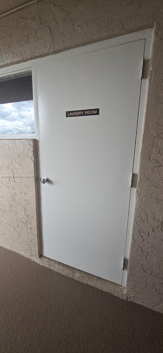 SHERWOOD SQUARE CONDOMINI - Residential Lease