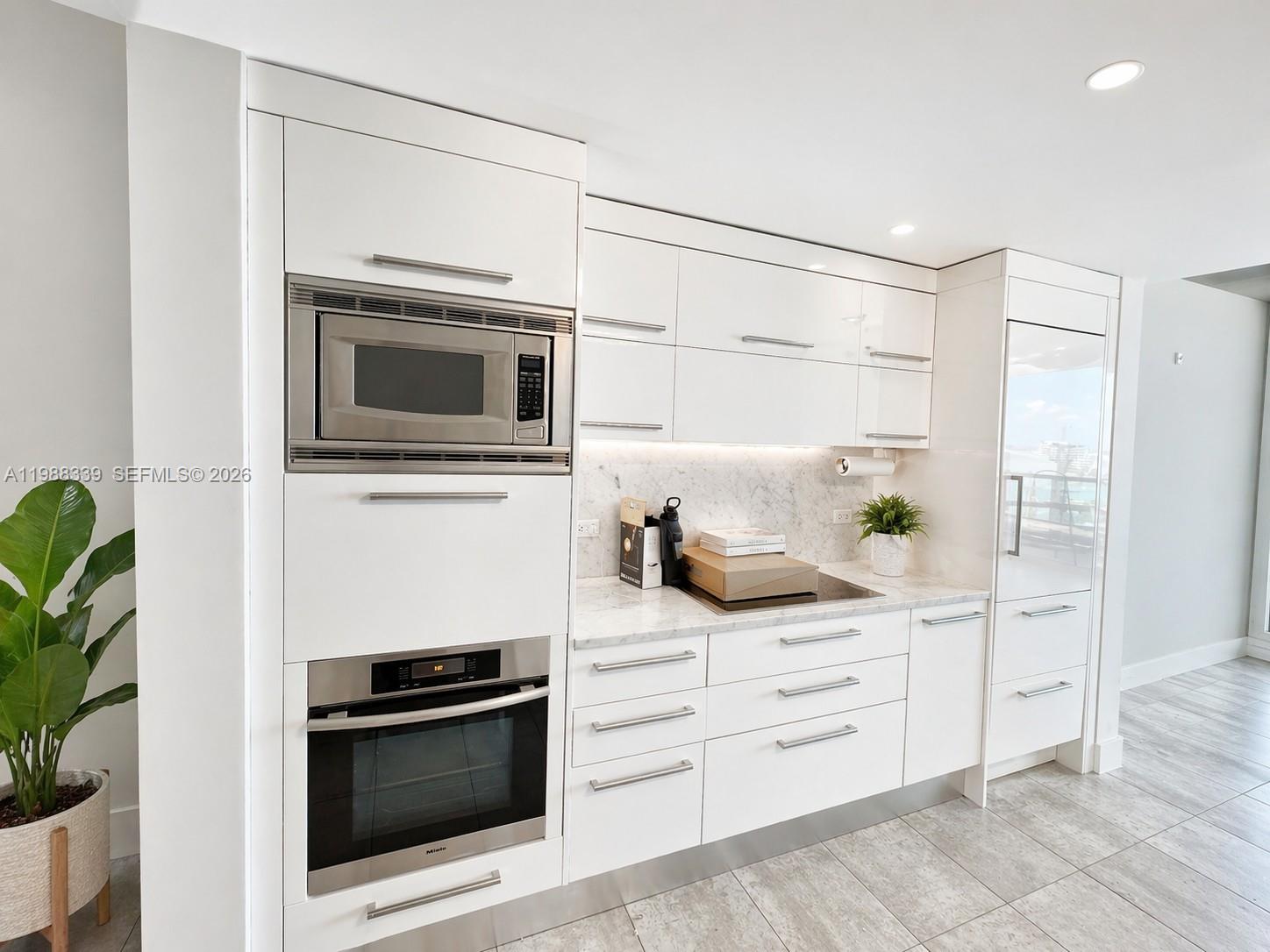 900 BISCAYNE BAY CONDO - Residential