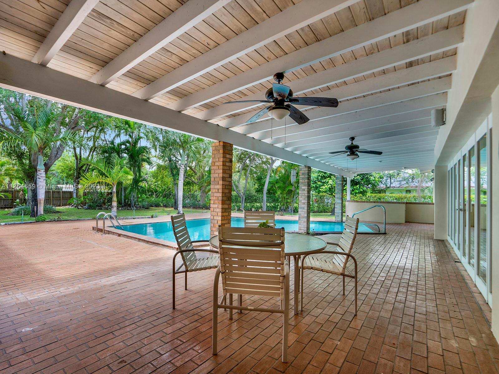 HALLMARK HGTS ESTS - Residential