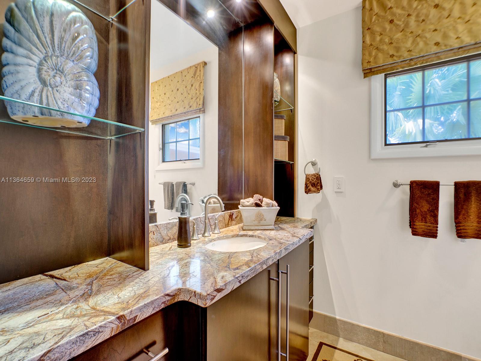 HALLMARK HGTS ESTS - Residential