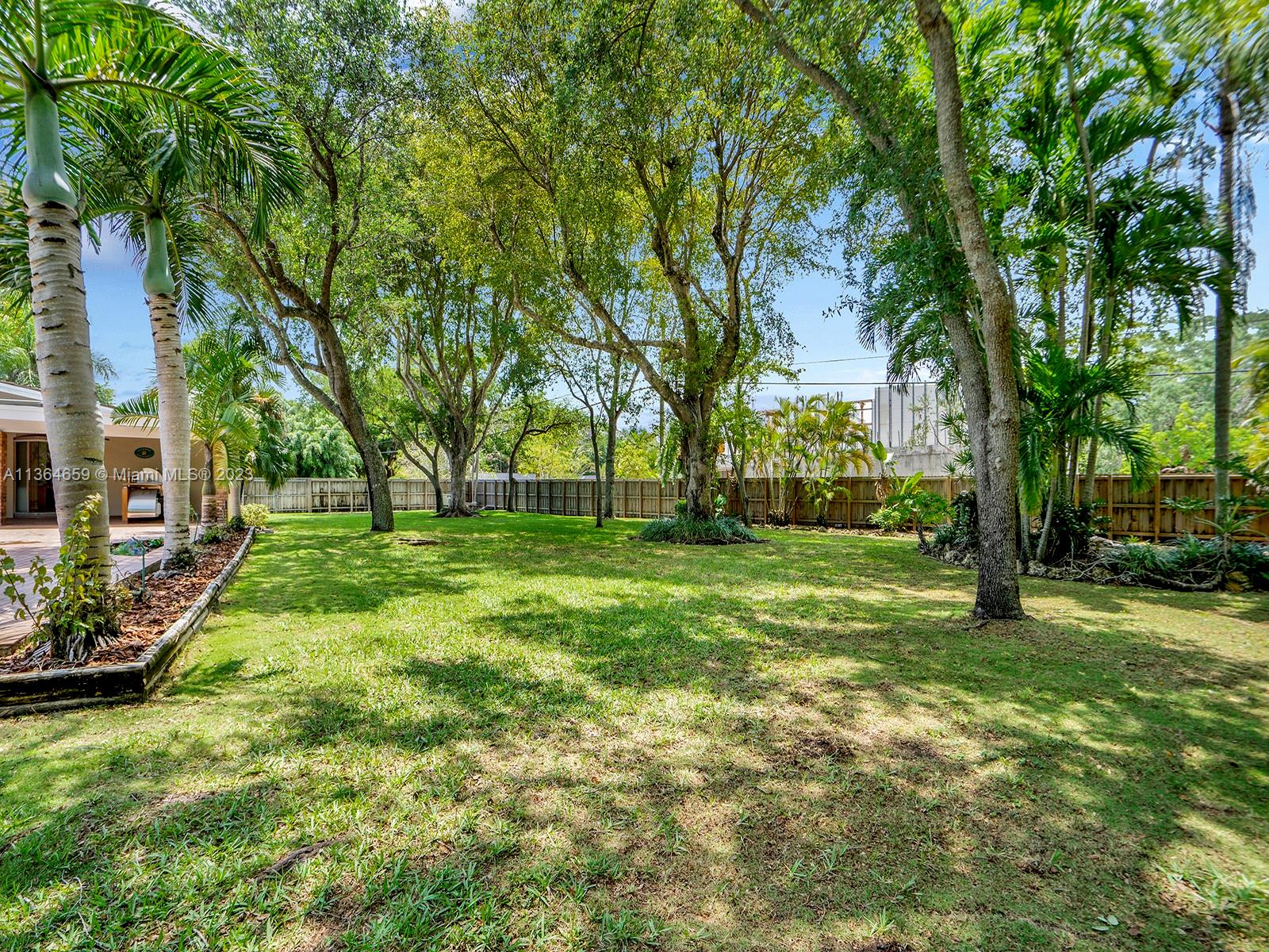 HALLMARK HGTS ESTS - Residential