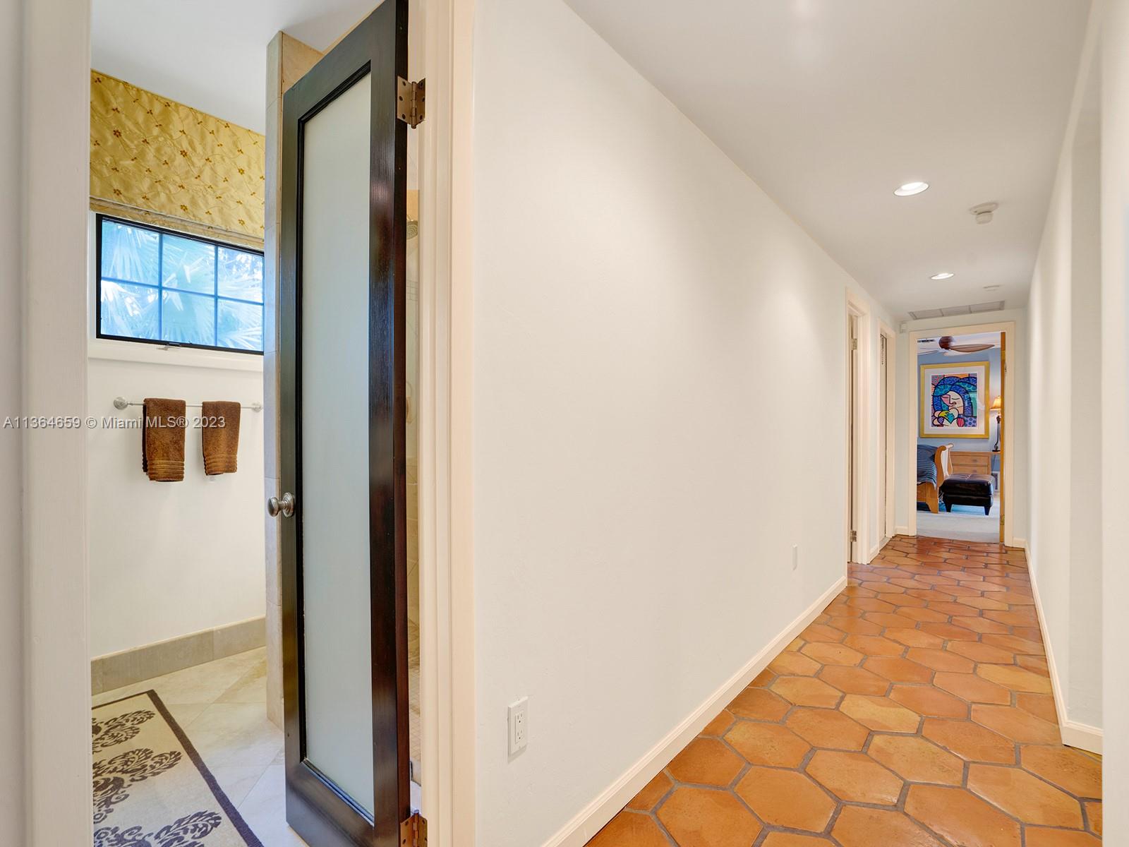 HALLMARK HGTS ESTS - Residential