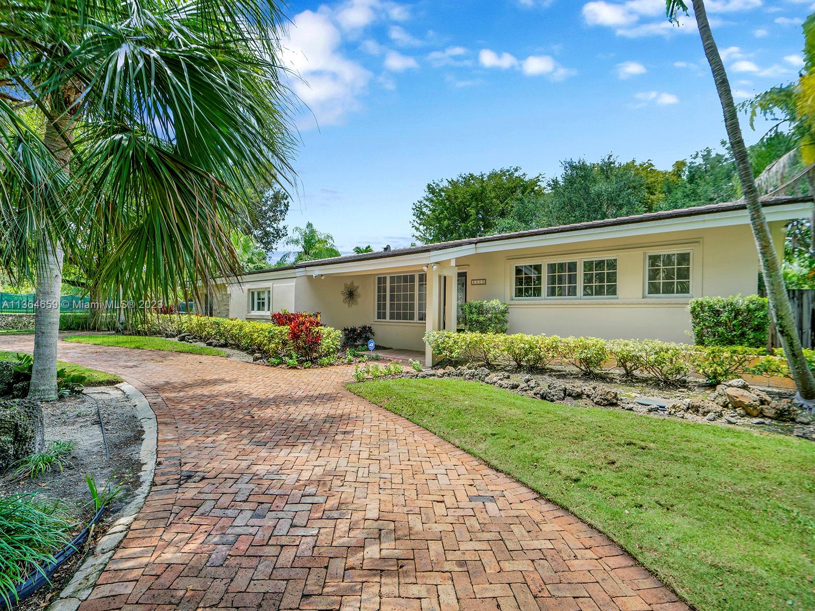 HALLMARK HGTS ESTS - Residential