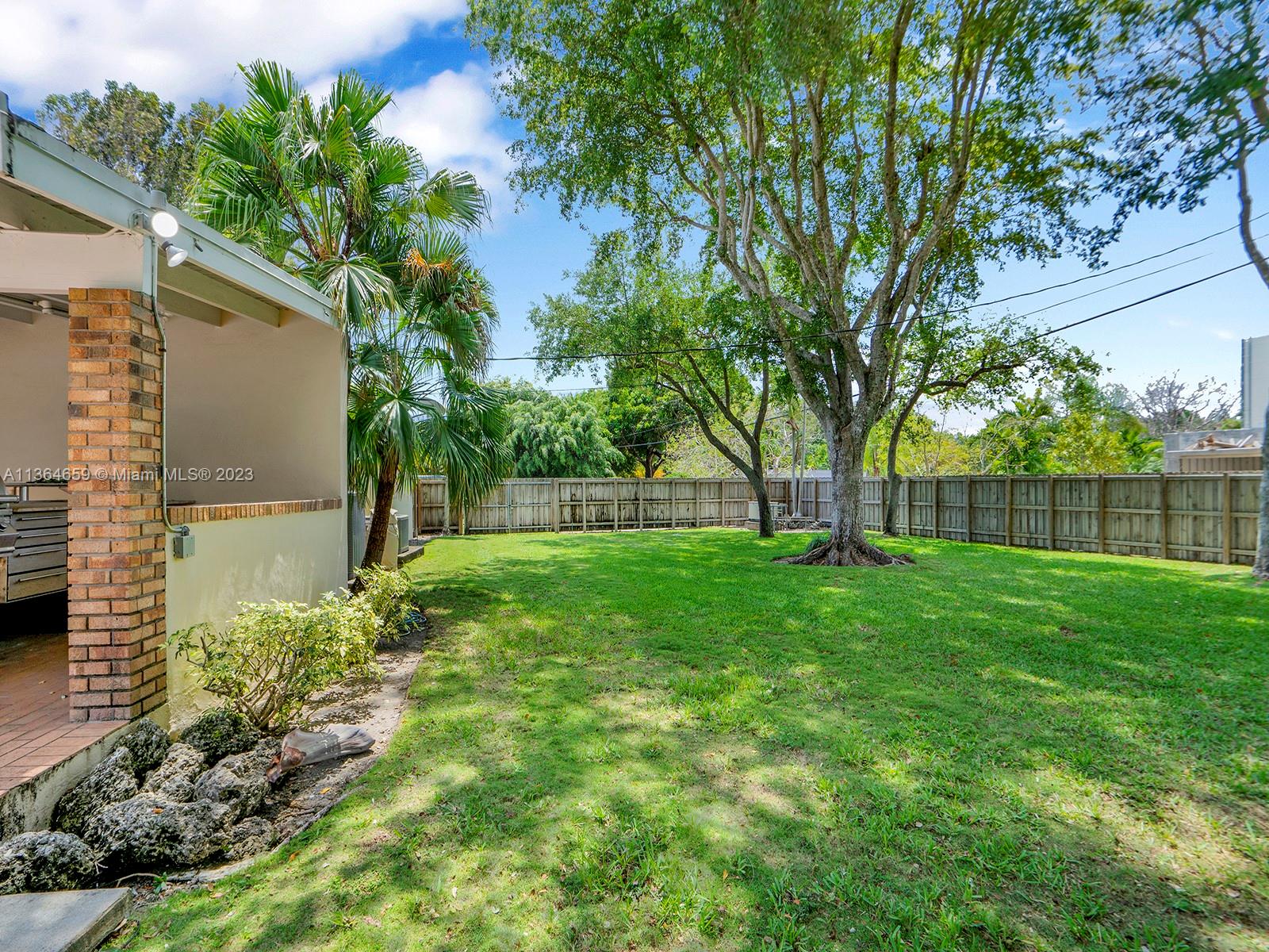 HALLMARK HGTS ESTS - Residential