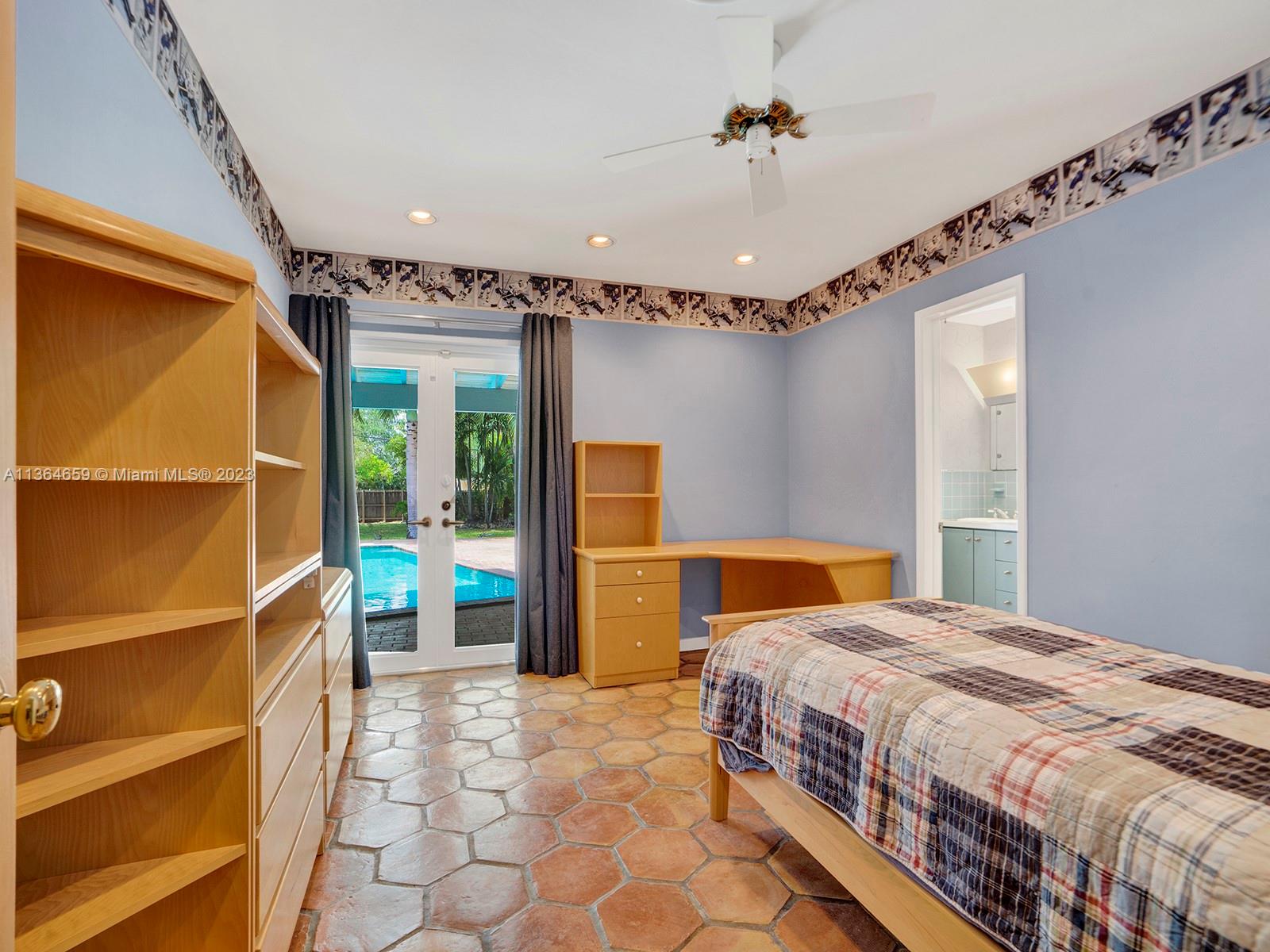 HALLMARK HGTS ESTS - Residential