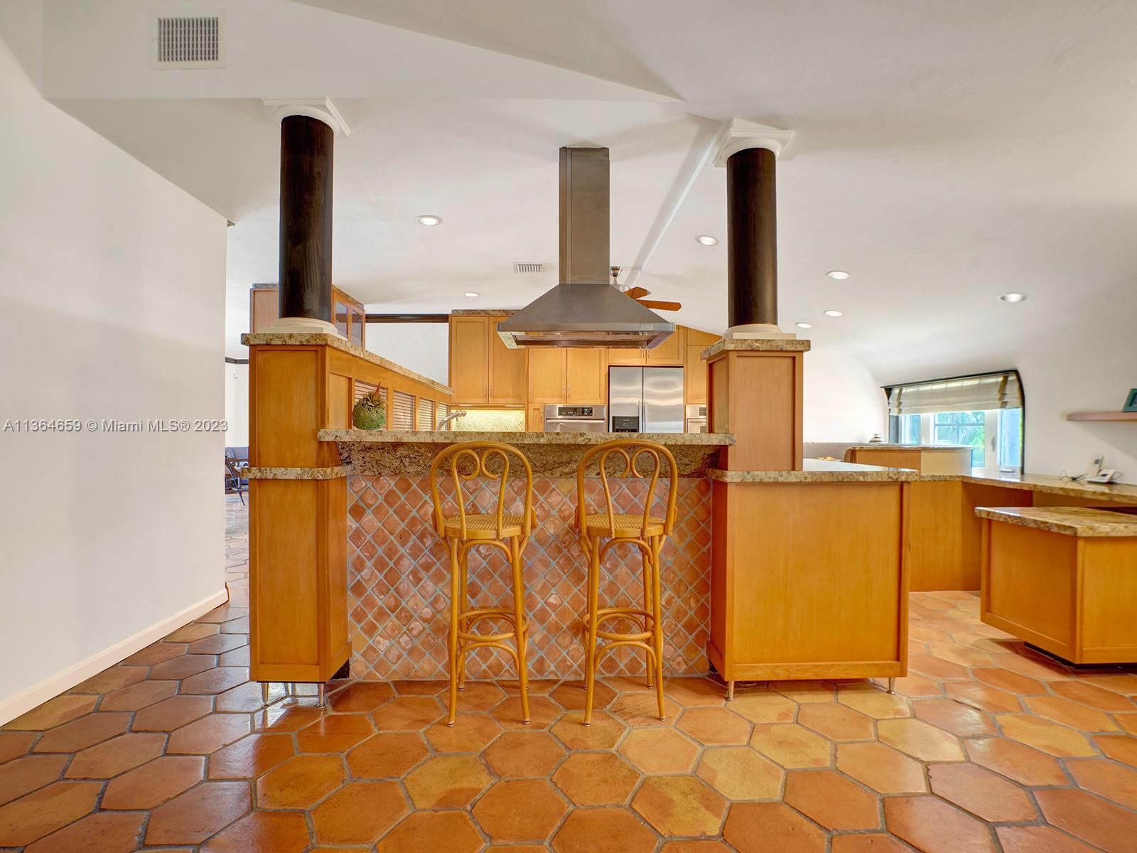 HALLMARK HGTS ESTS - Residential