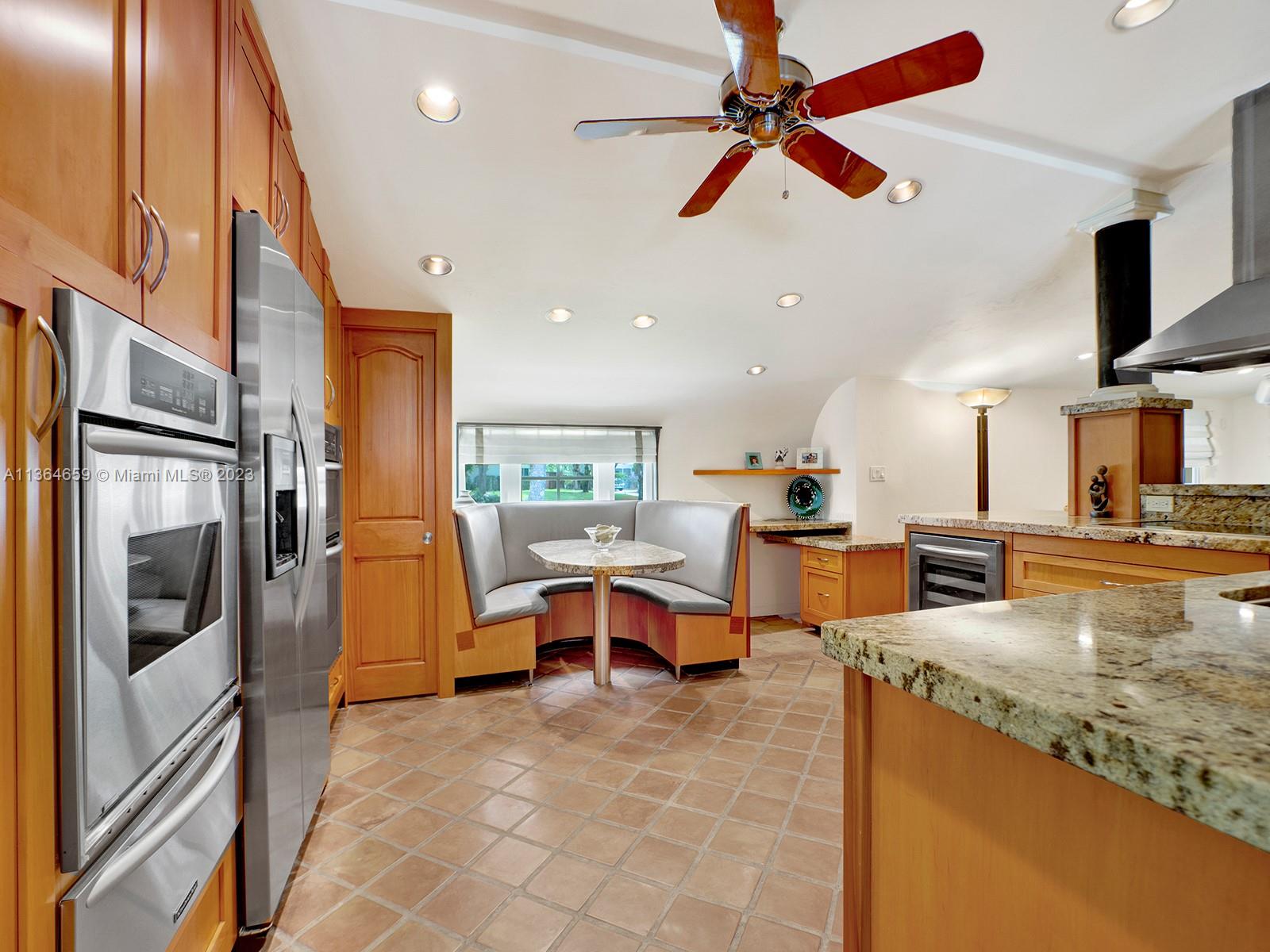 HALLMARK HGTS ESTS - Residential