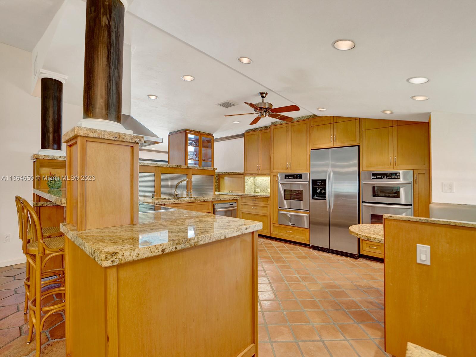 HALLMARK HGTS ESTS - Residential