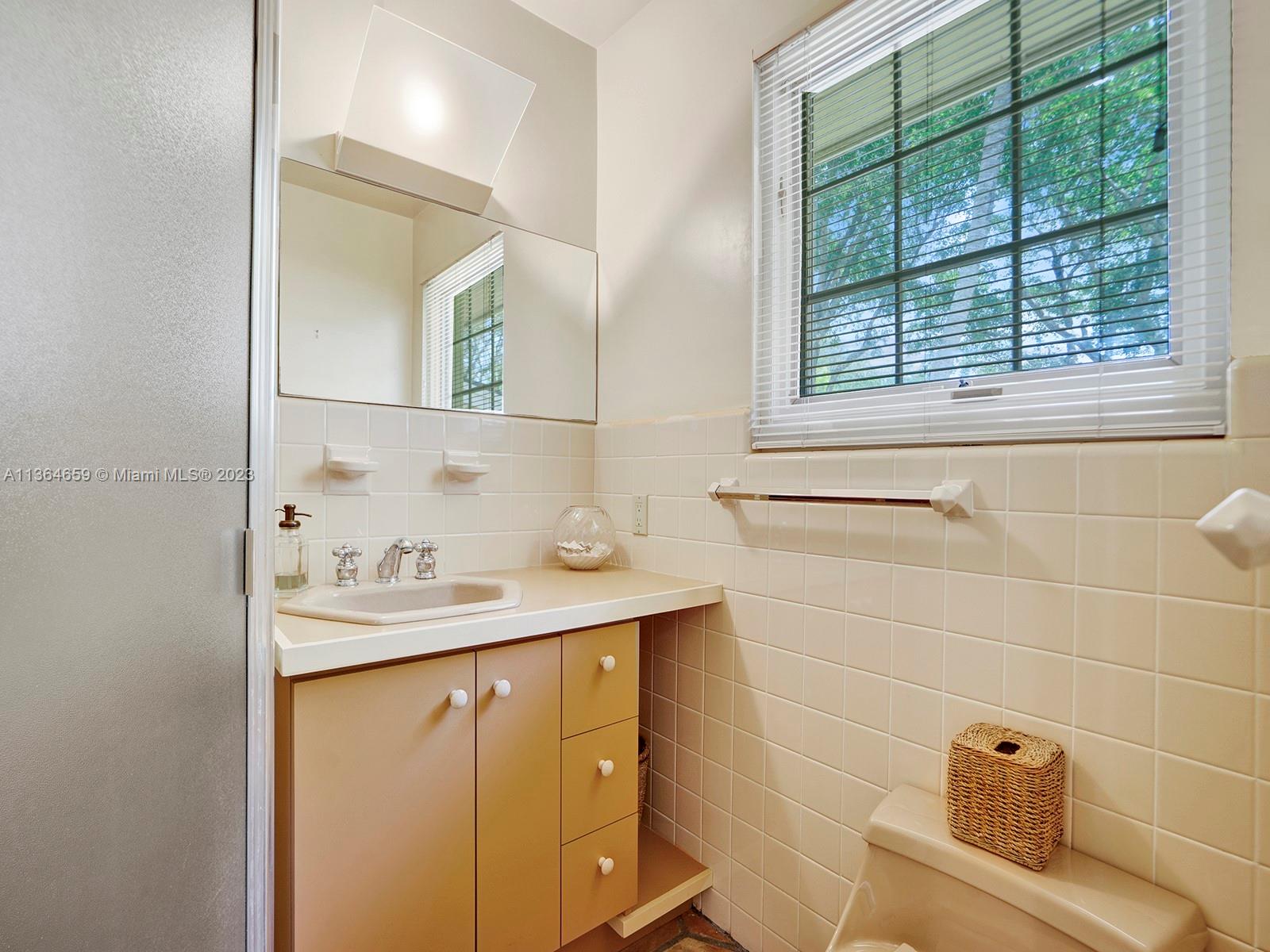 HALLMARK HGTS ESTS - Residential